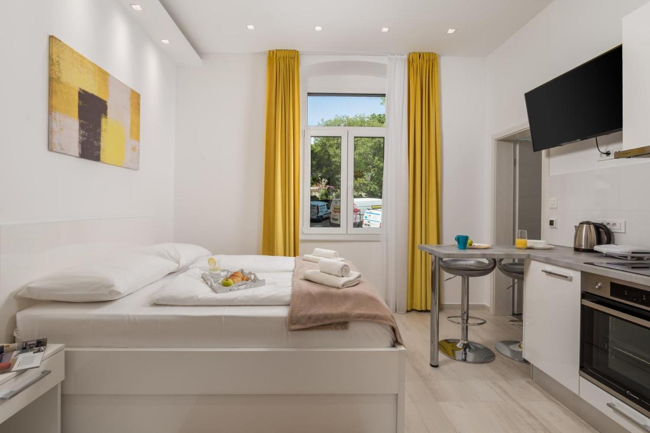 Lux Apartments Рієка Екстер'єр фото